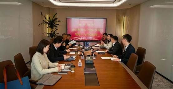 会议室里的人们AI 生成的内容可能不正确。